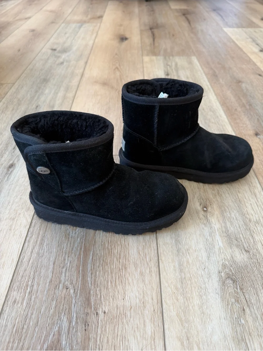 UGG classic short